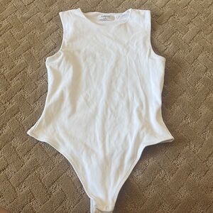Aritzia Babaton Sleeveless Ribbed Bodysuit — White (M)